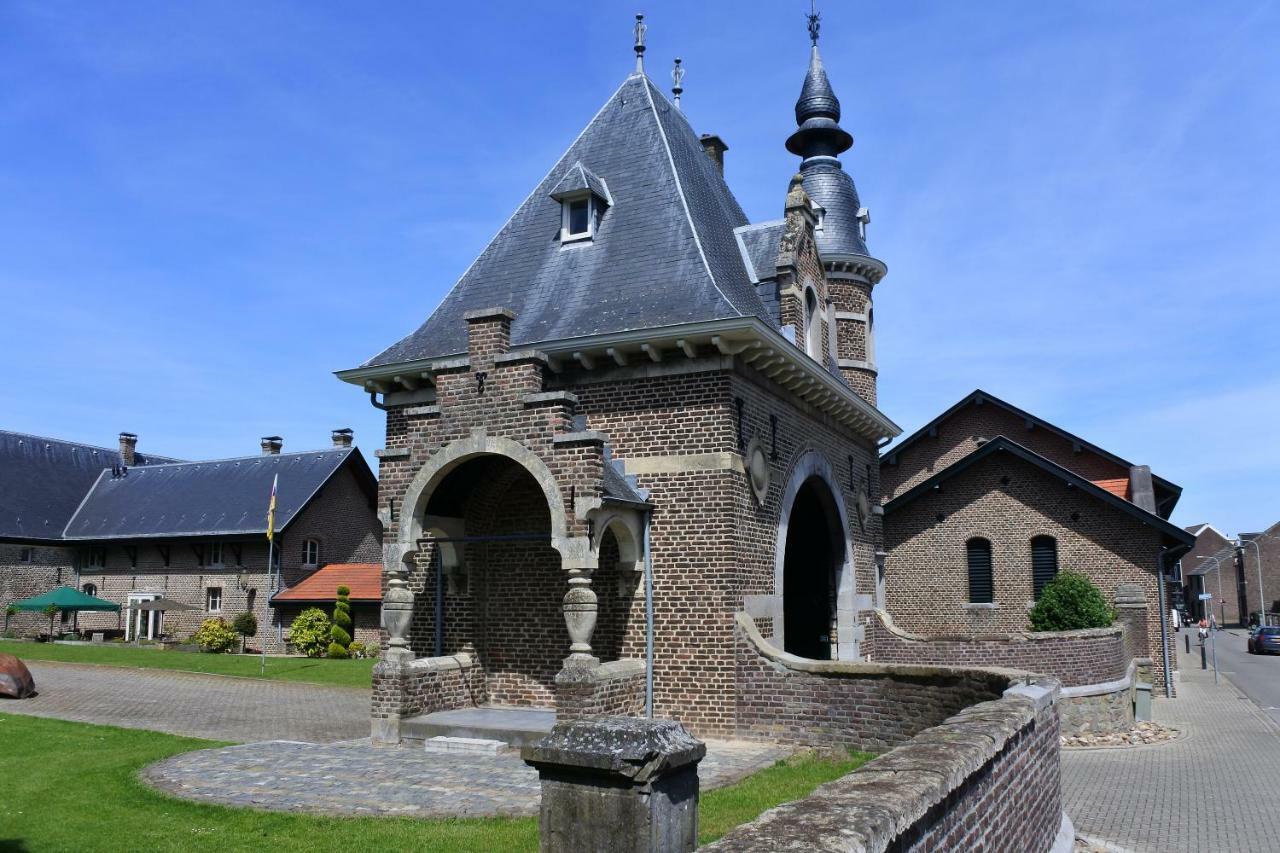 B & B Kasteelhoeve Borgharen - マーストリヒト エクステリア 写真